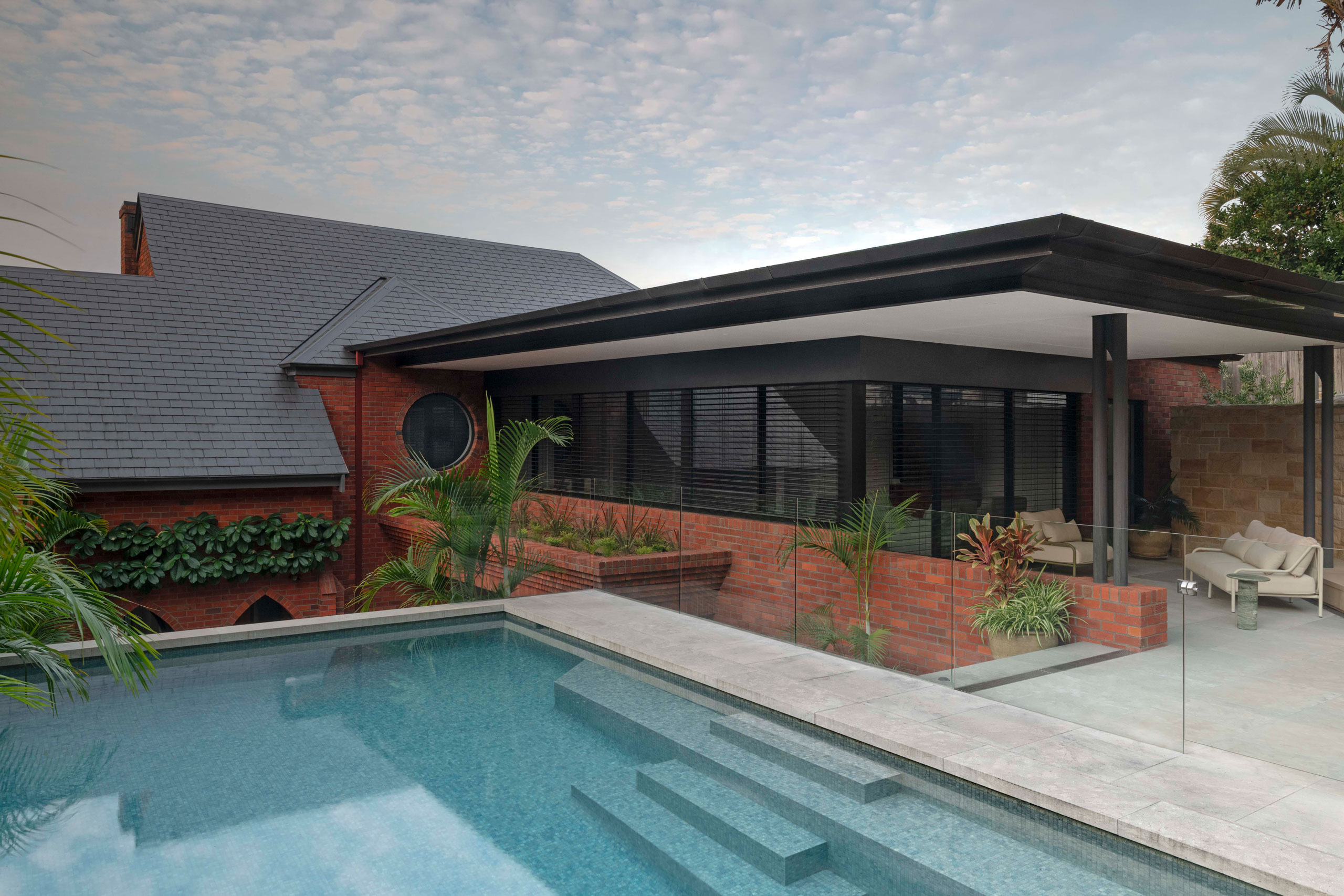 C4 House Vaucluse - family room covered terrace alfresco & pool